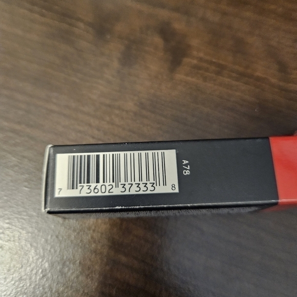 MAC CREMESHEEN LIPSTICK in Sweet Sakura (NIB) - Picture 4 of 5